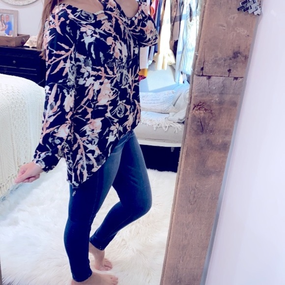 Juicy couture floral top size large - Picture 2 of 9